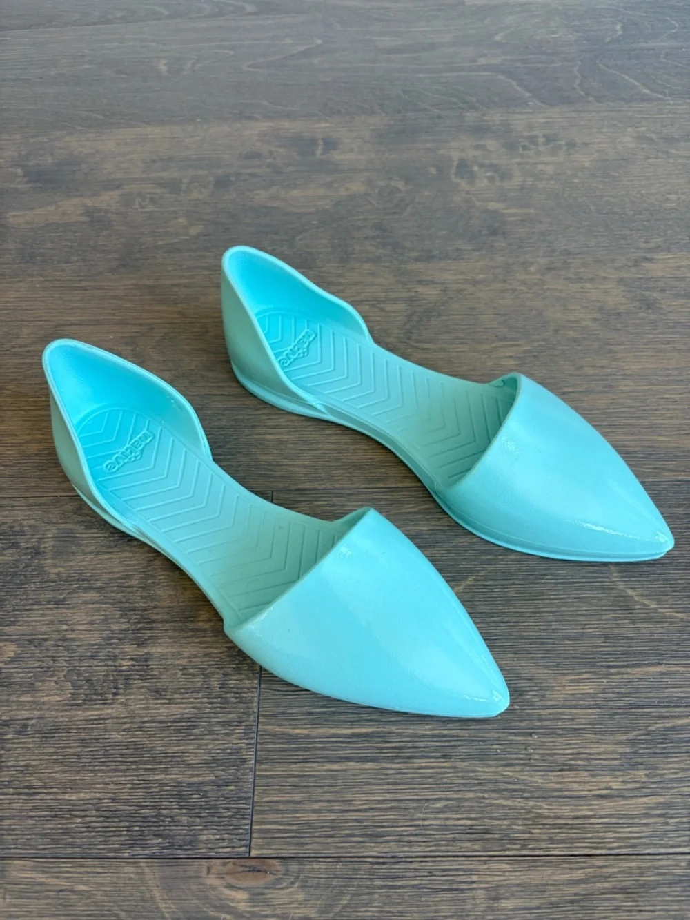 Native Audrey Pointed Toe Flats in Teal Blue Gloss (size 10) - Picture 2 of 4